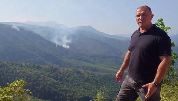 Дождот не го изгасна пожарот во ловиштето Јасен, се уште активен еден крак