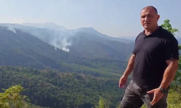 Дождот не го изгасна пожарот во ловиштето Јасен, се уште активен еден крак