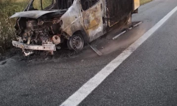 Një automjet transportues motorik është vetëdjegur afër Pletvarit, pranë fshatit Oreovec