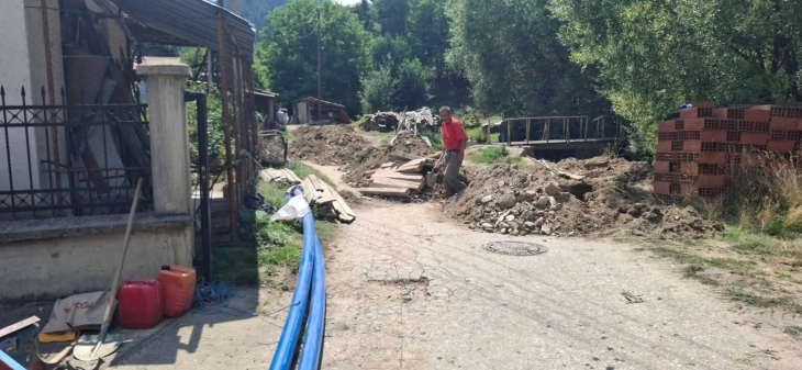 Во село Ратево започна приклучувањето на резервоарот за вода со постојната водоводна мрежа