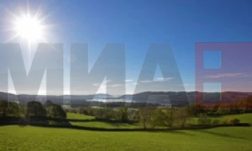 Mot me diell dhe i ngrohtë me vranësira lokale, për fundjavë temperaturat do të ulen