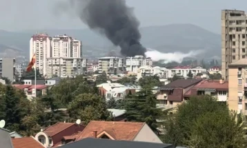 Локализиран пожарот во бараките во Карпош 4, во близина на Кејот на Вардар