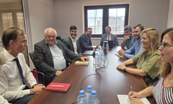 Средба на Божиновска и Љатифи со претставници на KfW за енергетска инфраструктура и регионална поврзаност