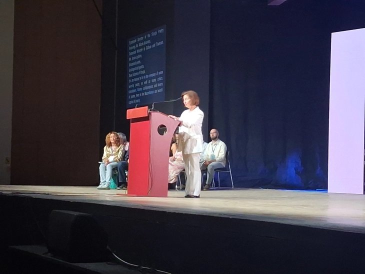 Сиљановска-Давкова: Поетите го менувале и сѐ уште можат да го менуваат светот