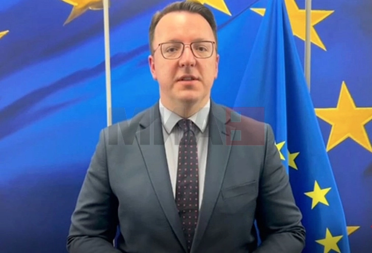 Nikolloski: Rregullat për udhëtim në BE për vendin shtyhen për vitin e ardhshëm, jemi në kontakt me BE-në për koordinimin e plotë të procesit