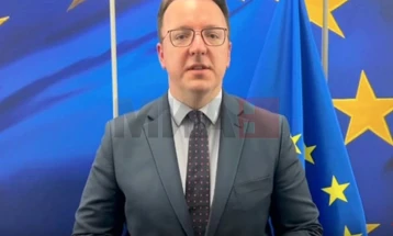 Nikolloski: Rregullat për udhëtim në BE për vendin shtyhen për vitin e ardhshëm, jemi në kontakt me BE-në për koordinimin e plotë të procesit