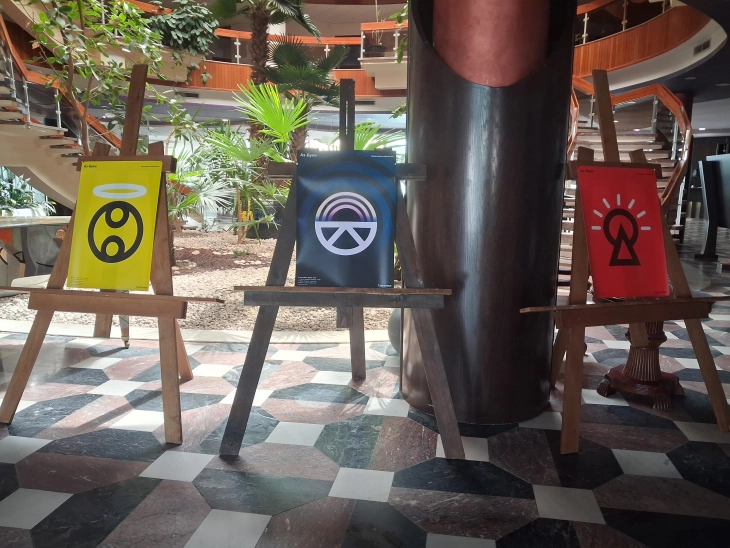 Изложба „Македонска глаголица – Визуелни рефлексии“ на Струшките вечери на поезијата