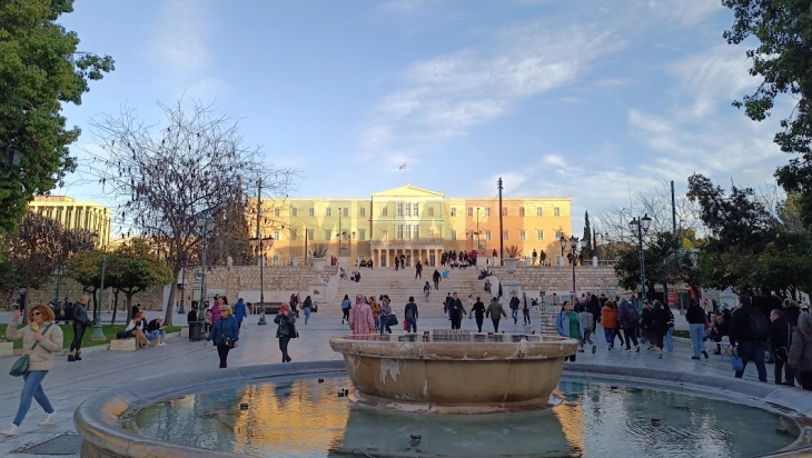 Популацијата во Грција се намалила за околу 500 илјади лица во периодот 2011-2024 година