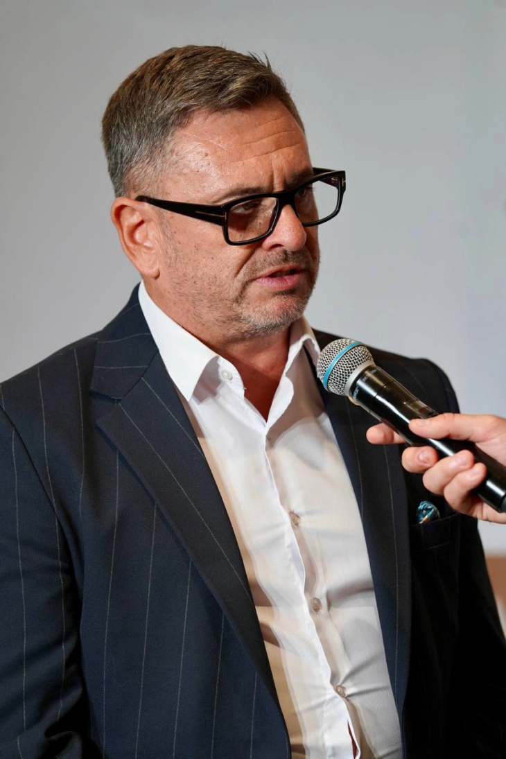 Ристески: Оперативен план за вработување е во вредност од 40 милиони евра, а целта е работно ангажирање на младите за да останат во Македонија