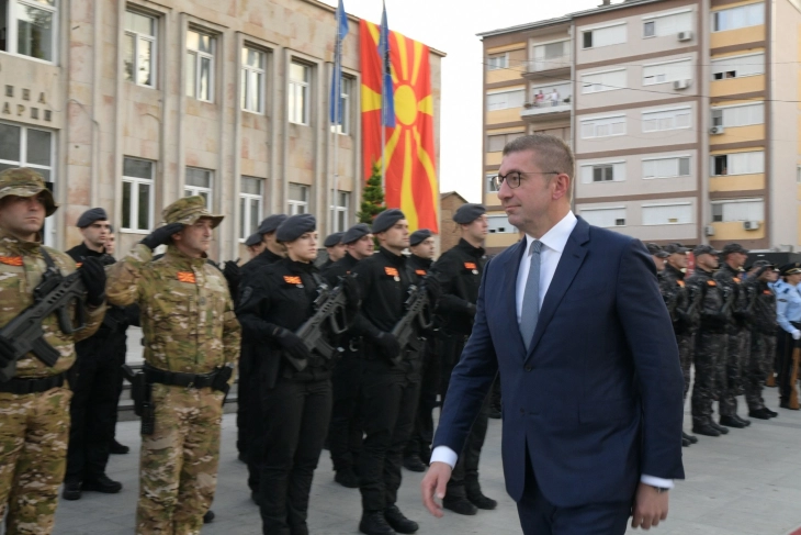 Мицкоски: Благодарност до ЕБР за нивната пожртвуваност и посветеност кон граѓаните и татковината