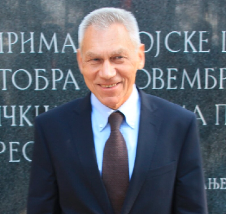 Рускиот амбасадор во Белград тврди дека Западот сака да го смени Вучиќ