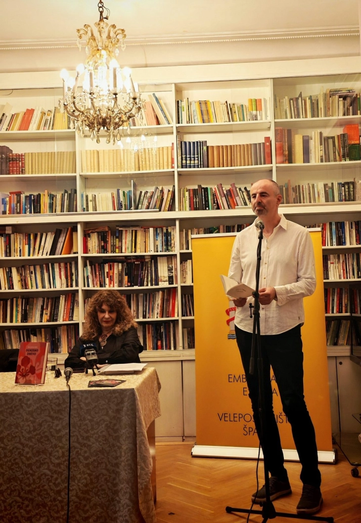 Поетот Никола Маџиров гостуваше на меѓународниот фестивал „Денови на поезијата и виното“ во Словенија