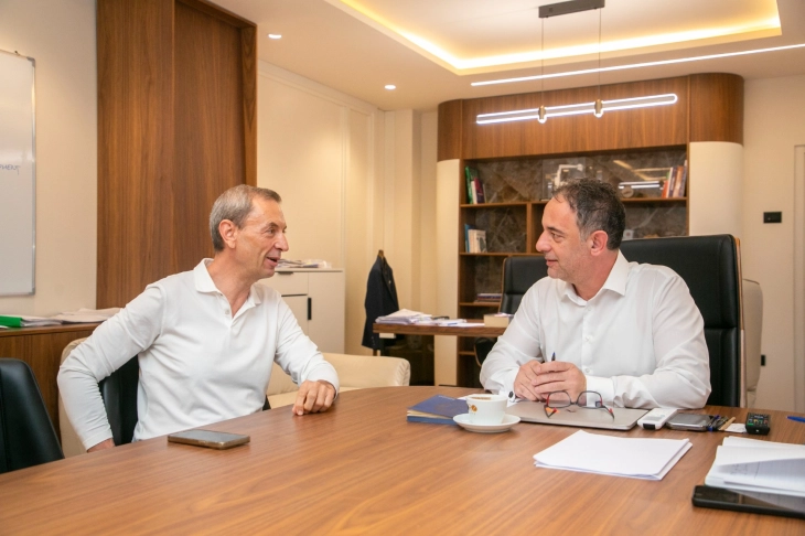 Алиу се сретна со Кедев, сите приватни болници од 15 септември треба да го информираат МЗ за сите извршени прегледи и интервенции