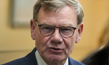 Вадефул: Се плашам дека Русија само купува време