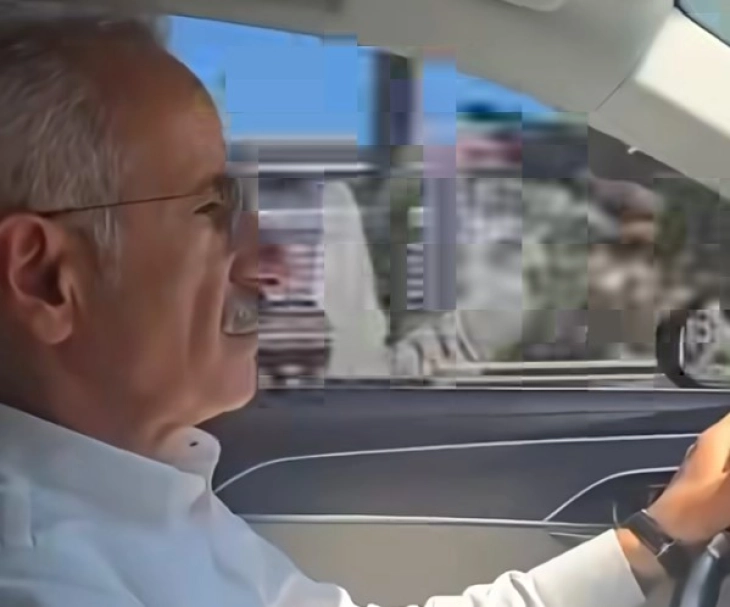 Турскиот министер за транспорт казнет за возење со 224 км/ч