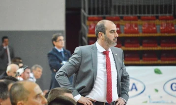 Skenderovski jep dorëheqje, Iseni trajner i ri i reprezentacionit të Maqedonisë në futsall