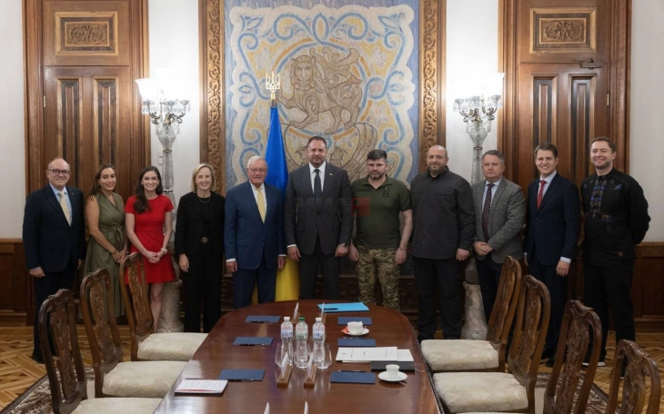 Kelog: Autoritetet amerikane po punojnë me përkushtim për t'i dhënë fund luftës në Ukrainë