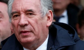 Францускиот премиер ќе бара доверба во парламентот заради планот за штедење