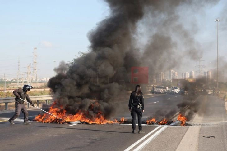 Autostradat kryesore në Izrael mbyllën për shkak të protestave me të cilat kërkohet përfundimi i luftës në Gazë