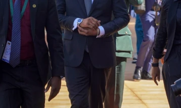 Претседателот на Боцвана прогласи вонредна состојба во јавното здравство поради недостиг на лекови и медицинска опрема