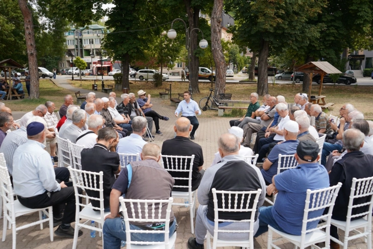 Османи со пакет мерки за пензионерите: финансиска поддршка, мобилна болница и „Картичка Златни години“