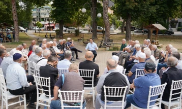 Османи со пакет мерки за пензионерите: финансиска поддршка, мобилна болница и „Картичка Златни години“