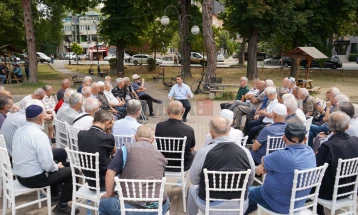 Osmani me pako masash për pensionistët: ndihmë financiare, spital mobil dhe “Kartela Vitet e Arta”