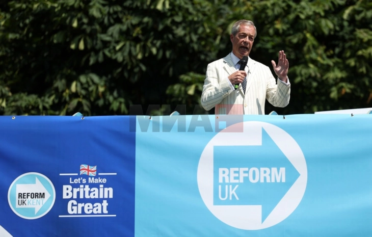 Farazh: Ardhja e migrantëve me varka është invazion dhe kërcënim për sigurinë kombëtare të Britanisë së Madhe