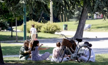 Сончево и потопло со мала до умерена облачност