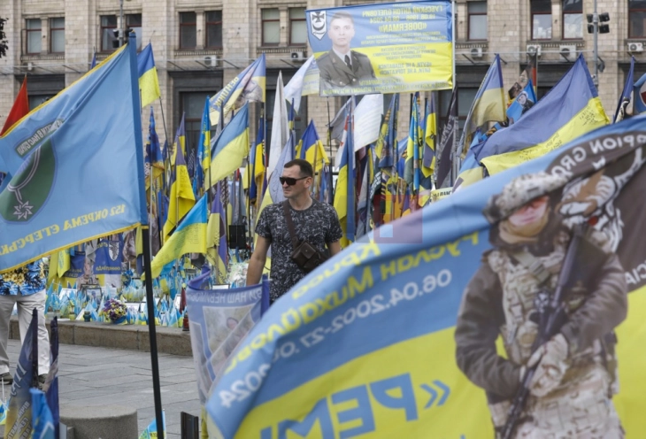 Украина им дозволи на мажите на возраст од 18 до 22 години да ја напуштат земјата за првпат од почетокот на војната