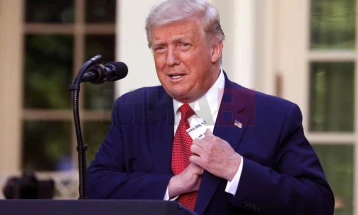 Tramp: Do të vendos sanksione ekonomike ndaj Rusisë nëse Putini nuk pranon armëpushim