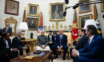 Од денеска стапува на сила одлуката на Трамп за двојно зголемување на царините за индискиот извоз