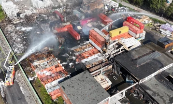 Нови експлозии во Хамбург: Пожарникарите се борат со жаришта во пристаништето