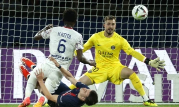 Голманот Тенас од ПСЖ во Виљареал