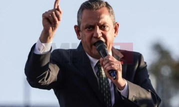 Отворена нова истрага против лидерот на главната турска опозициска партија, Озгур Озел