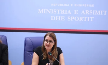 Во Албанија учениците од четврто одделение ќе ги изучуваат основите на вештачката интелигенција