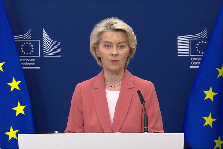 Фон дер Лајен го најави 19-от пакет санкции против Русија по синоќешниот ракетен напад врз Киев