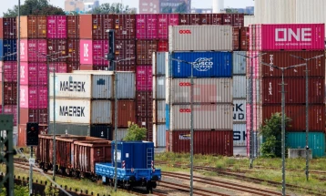 BE dëshiron të ulë tarifat për mallrat amerikane për të përmbushur marrëveshjen tregtare