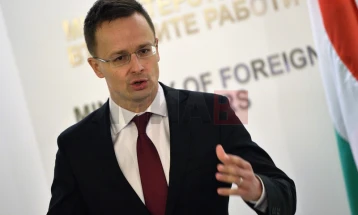 Sijarto: Lufta mes Ukrainës dhe Rusisë nuk është luftë hungareze