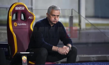 Fenerbahçe shkarkoi Murinjon