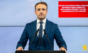 Стојаноски: Растот на реалната плата е двојно поголем за една година со ВМРО-ДПМНЕ отколку за седум со СДС, а инфлацијата е 30 отсто помала