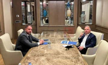 Jermak u takua me Uitkofin në Nju-Jork