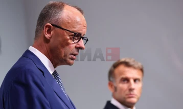 Мерц предупреди дека војната во Украина може да трае „многу месеци“ и бара разговори со САД