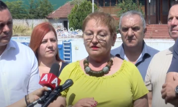 Јаневска: Учебници ќе има по сите предмети и во основното и во средното образование