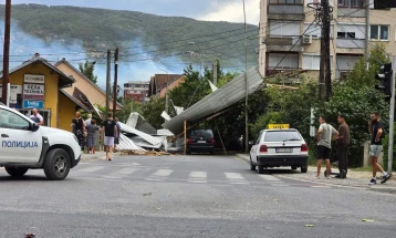 Stuhi me erë të fuqishme në Shkup, disa zjarre dhe dëm material