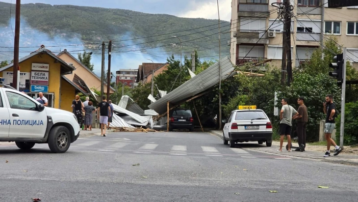Wind storm sweeps Skopje