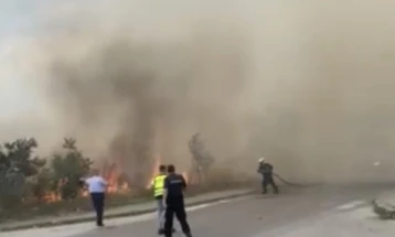 Полициски службеници спречија ширење на пожар на СЦ Борис Трајковски, евакуирана публиката