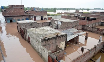 Два милиона лица погодени од рекордните поплави во Пенџаб, нивото на реките расте