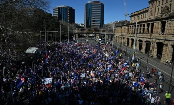 Илјадници луѓе на антиимиграциските митинзи низ Австралија