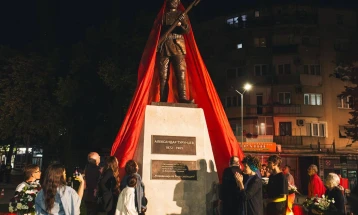 Општина Битола ќе изработи нова спомен - плоча со современ македонски фонт на споменикот на Турунџев